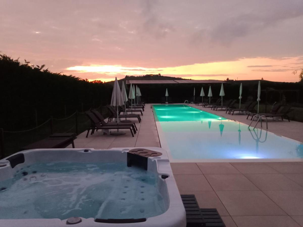 La Cascina Di Carlotta 1846 Agriturismo Alba  Bagian luar foto