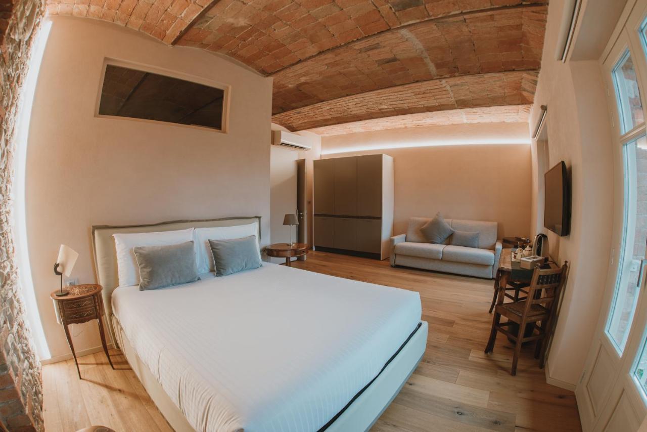 La Cascina Di Carlotta 1846 Agriturismo Alba  Bagian luar foto